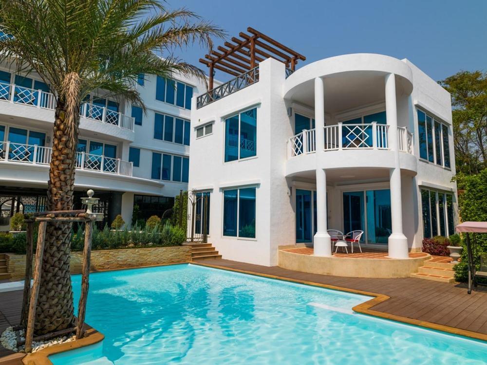 The Verona Villa HHQ Exteriör bild